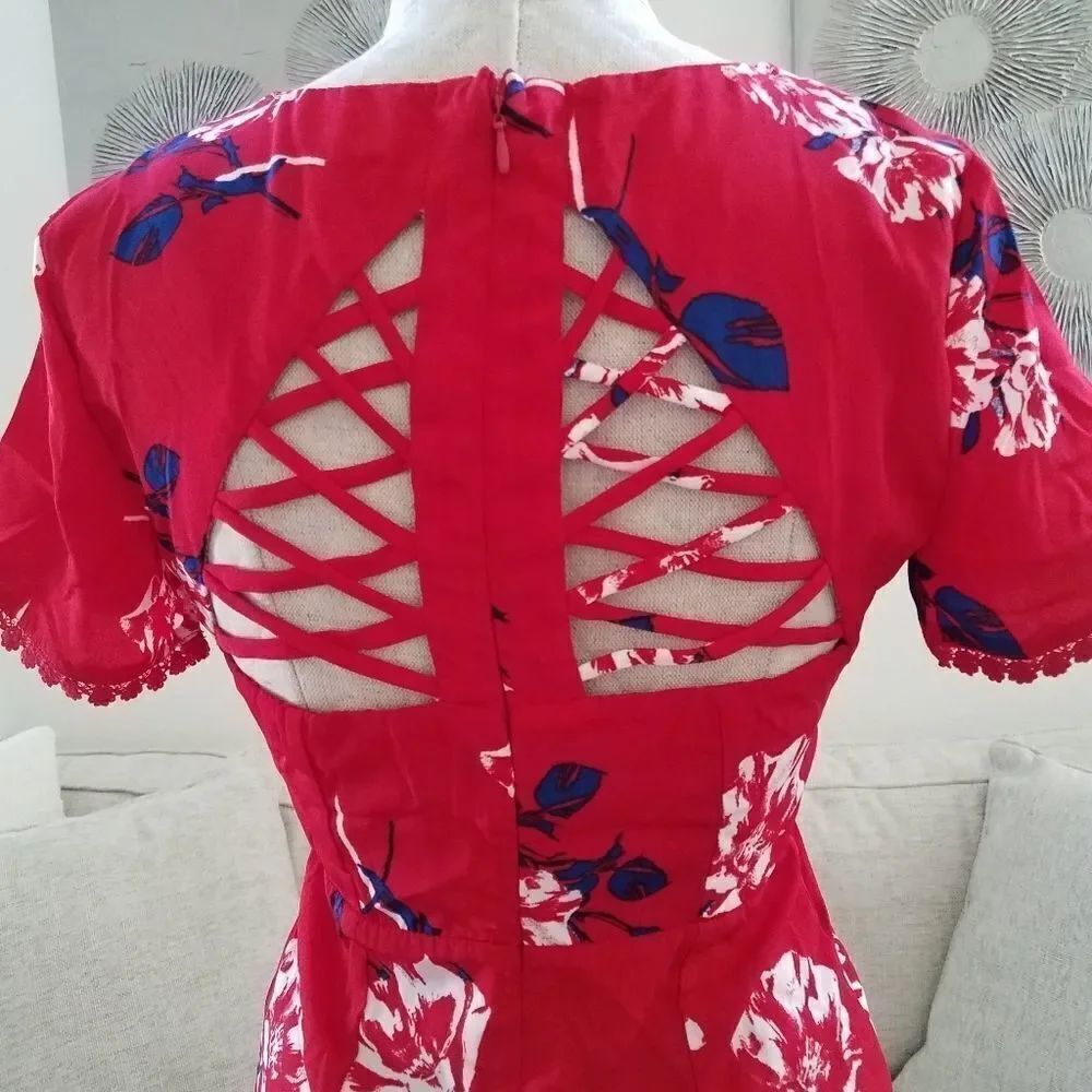 Socialite Cutout Fit & Flare Dress sz Small - Picture 6 of 8